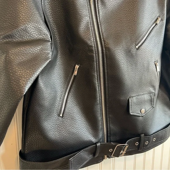 Rumored sumo moto Black Textured Jacket faux leather women size small nwt